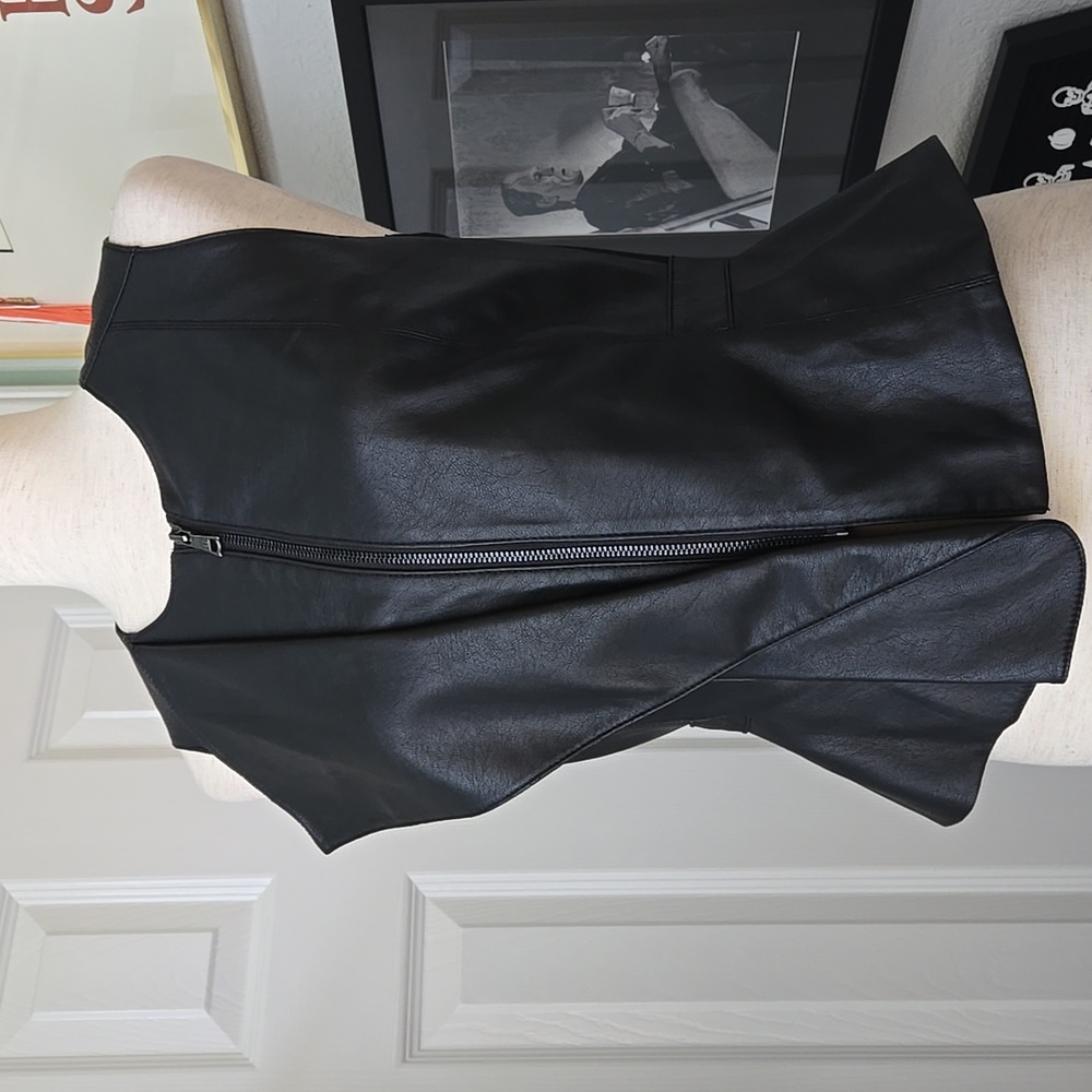 BCBGMaxAzria Black Asymmetrical Leather Vest, Small, NWOT - Picture 10 of 13
